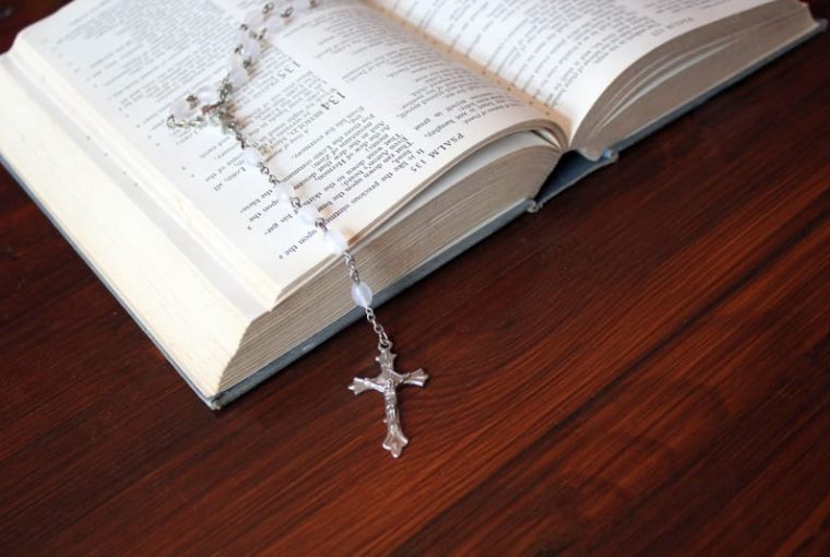 rosario e bibbia