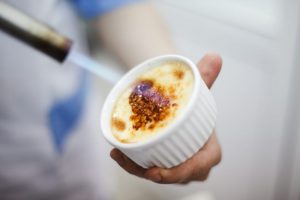 crema catalana con zucchero caramellato